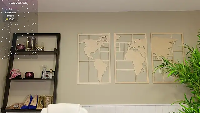 LadyLeea online show from 12-17-25, 05:34