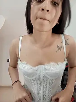 Mia Fischer online show from 11-14-25, 06:00