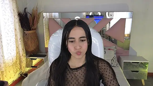 Mia Fischer online show from 11-30-25, 05:03