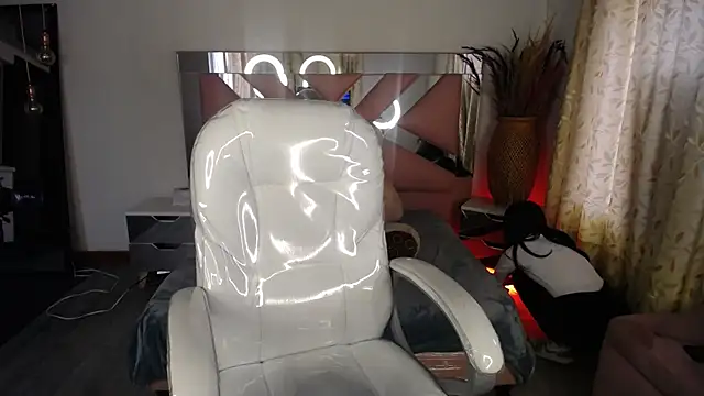 Mia Fischer online show from 10-22-25, 07:24