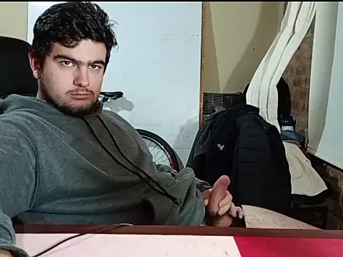 Snapshot of enzis3 chatting on 06-07-26, 04:39 enzis3 online show from 06-07-26, 04:39