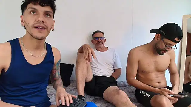 Benjamin show online show from 12-19-25, 04:31