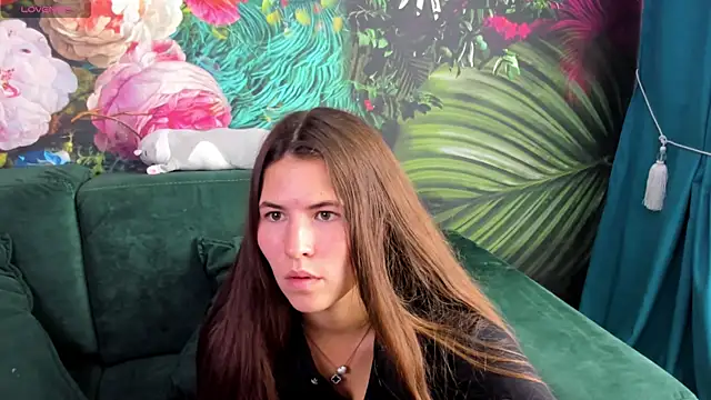 MiaMialani online show from 09-18-25, 02:09