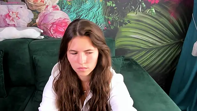 MiaMialani online show from 09-10-25, 07:07