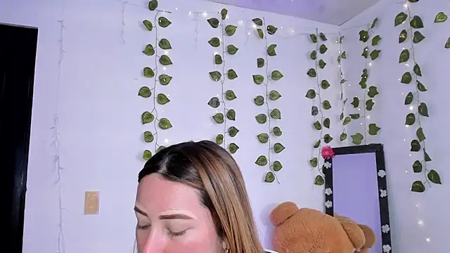 JanneKim online show from 04-22-26, 01:18