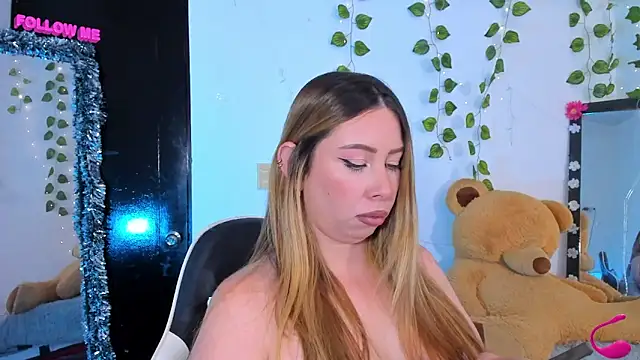 JanneKim online show from 06-10-26, 04:08