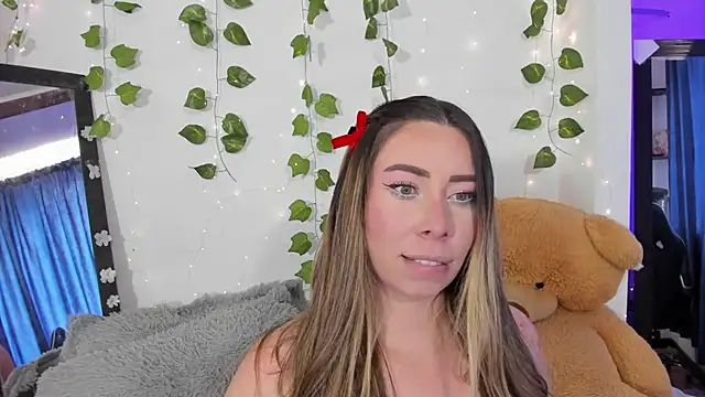 JanneKim online show from 10-23-25, 03:43