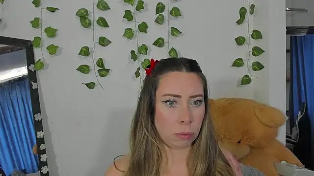 JanneKim online show from 10-31-25, 02:13