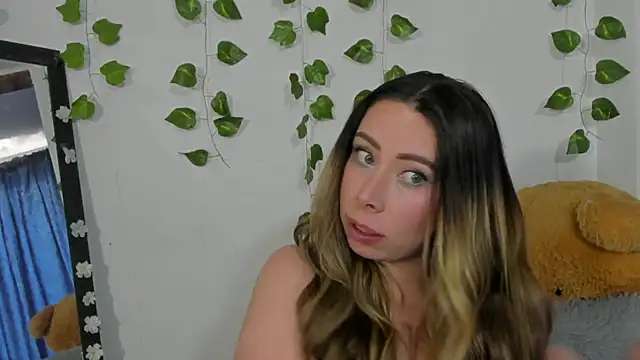 JanneKim online show from 11-18-25, 06:55