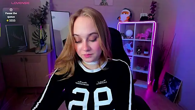 LianaBright online show from 02-15-26, 02:45