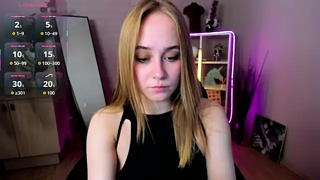 Snapshot of LianaBright chatting on 06-07-26, 02:06 LianaBright online show from 06-07-26, 02:06