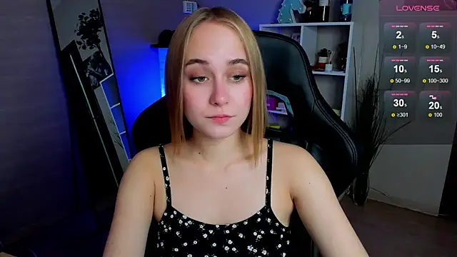 LianaBright online show from 10-12-25, 02:02