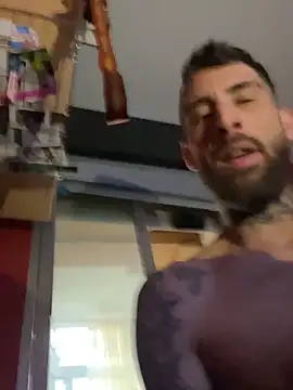 Snapshot of chavito2223 chatting on 02-11-26, 11:10 chavito2223 online show from 02-11-26, 11:10