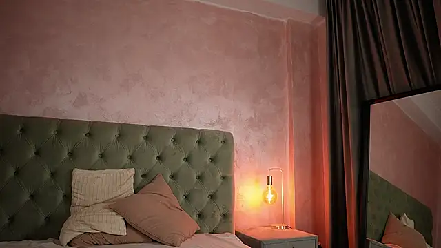 LucyWilow online show from 06-12-26, 04:54
