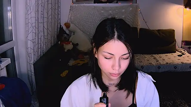 valorant girl online show from 01-09-25, 05:43