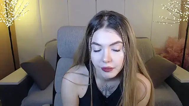 Snapshot of Ritaneer chatting on 02-11-25, 09:09 Ritaneer online show from 02-11-25, 09:09