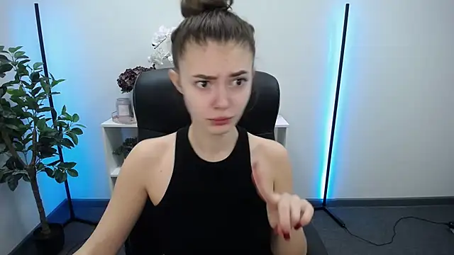 Snapshot of Ritaneer chatting on 12-03-25, 08:58 Ritaneer online show from 12-03-25, 08:58