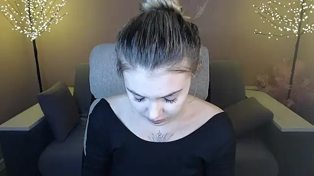 Snapshot of Ritaneer chatting on 12-17-24, 09:07 Ritaneer online show from 12-17-24, 09:07