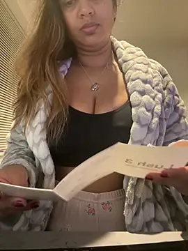 Snapshot of TEMPTING-TAMMY chatting on 12-16-25, 06:17 TEMPTING-TAMMY online show from 12-16-25, 06:17