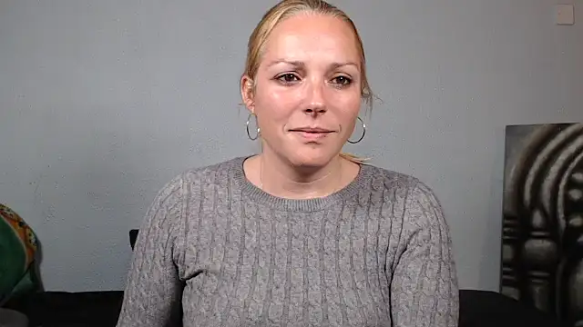 Doucelouve9 online show from 01-14-26, 05:05