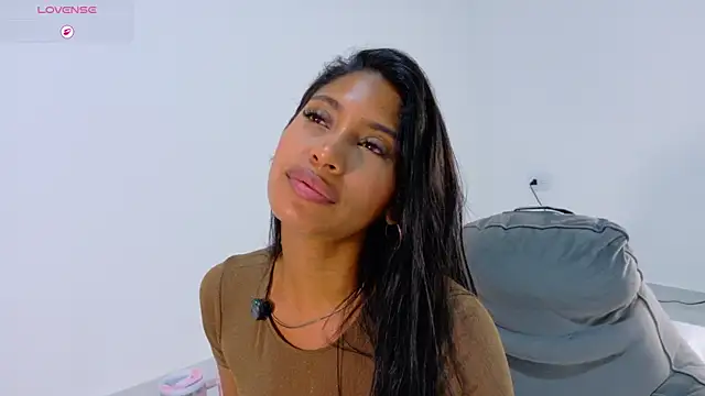 Snapshot of Anna_risse chatting on 05-25-26, 06:23 Anna risse online show from 05-25-26, 06:23