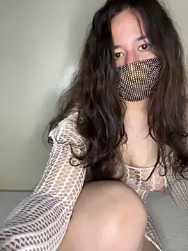 Snapshot of Rouh_ chatting on 09-29-25, 08:58 Rouh online show from 09-29-25, 08:58