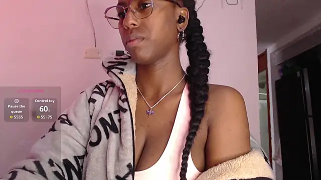 Snapshot of CoccoBele69 chatting on 02-14-26, 01:22 CoccoBele69 online show from 02-14-26, 01:22