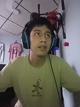 Snapshot of Stiven_017 chatting on 01-18-26, 10:57 Stiven 017 online show from 01-18-26, 10:57