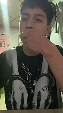 Snapshot of Stiven_017 chatting on 03-13-26, 01:54 Stiven 017 online show from 03-13-26, 01:54