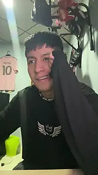 Snapshot of Stiven_017 chatting on 03-04-26, 04:31 Stiven 017 online show from 03-04-26, 04:31