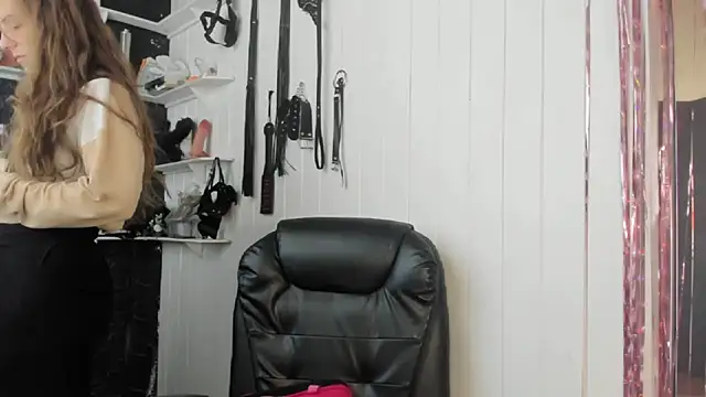 jessiburningheels online show from 11-14-25, 10:08