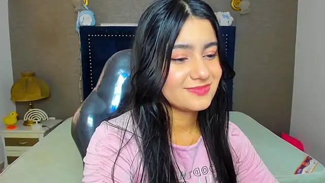 Snapshot of MaiteFlores chatting on 05-21-26, 02:14 MaiteFlores online show from 05-21-26, 02:14