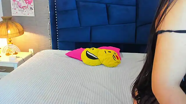 Snapshot of MaiteFlores chatting on 06-23-26, 01:31 MaiteFlores online show from 06-23-26, 01:31