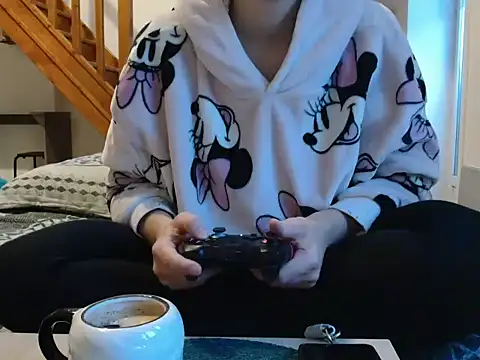 Snapshot of Lauzo21 chatting on 10-06-25, 05:41 Lauzo21 online show from 10-06-25, 05:41