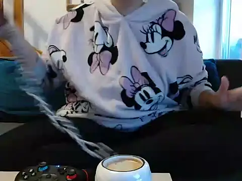 Snapshot of Lauzo21 chatting on 10-08-25, 05:42 Lauzo21 online show from 10-08-25, 05:42