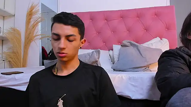 Snapshot of Abby_and_Nick_ chatting on 01-10-25, 04:51 Abby and Nick online show from 01-10-25, 04:51