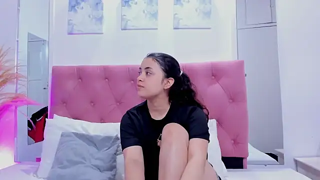 Snapshot of Abby_and_Nick_ chatting on 12-30-24, 04:18 Abby and Nick online show from 12-30-24, 04:18