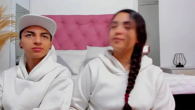 Snapshot of Abby_and_Nick_ chatting on 01-06-25, 02:03 Abby and Nick online show from 01-06-25, 02:03