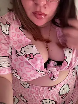 Snapshot of yourcutesarah chatting on 05-24-26, 05:46 yourcutesarah online show from 05-24-26, 05:46