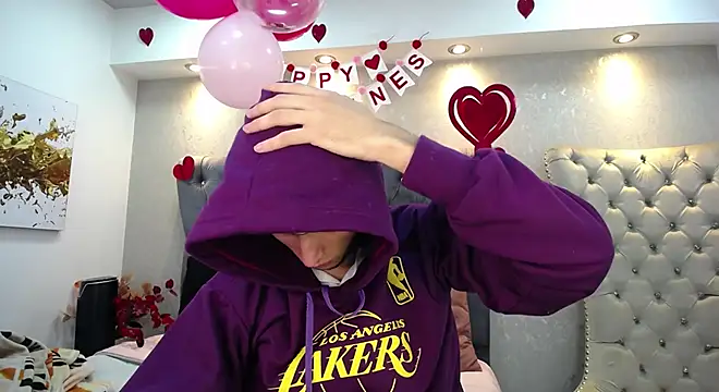 Snapshot of MrWilliseo chatting on 02-15-25, 08:12 MrWilliseo online show from 02-15-25, 08:12