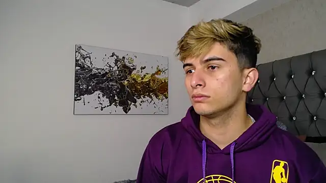 Snapshot of MrWilliseo chatting on 10-01-25, 02:38 MrWilliseo online show from 10-01-25, 02:38