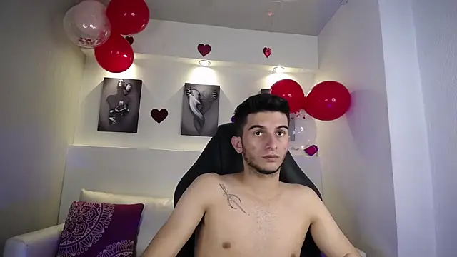 Snapshot of MrWilliseo chatting on 02-19-25, 02:01 MrWilliseo online show from 02-19-25, 02:01