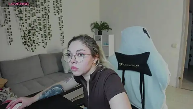 whoa-hoa-hoa-hoa-hoa online show from 01-13-26, 04:22