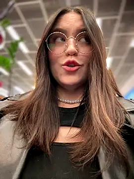 meow girl online show from 12-17-25, 09:03