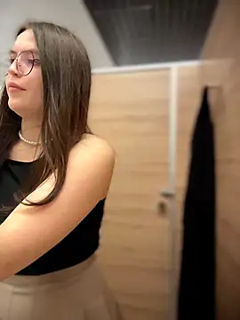 Snapshot of meow_girl chatting on 05-19-26, 11:39 meow girl online show from 05-19-26, 11:39