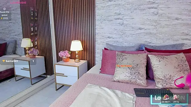 MadisonHunter2024 online show from 10-28-25, 07:57