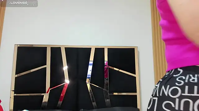 yahaira  online show from 02-10-26, 01:32