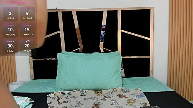 yahaira  online show from 11-12-25, 01:04