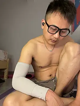 lixiaoshuai8 online show from 03-20-25, 02:32