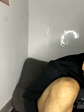 lixiaoshuai8 online show from 11-18-25, 05:22